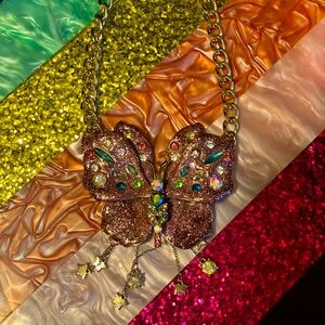 Gorgeous, Butterfly 🦋 Betsy Johnson necklace.